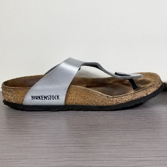 Birkenstock Gizeh Footbed Sandal, Silver Faux Leather, Womens Size 5-5.5 M / 36 - Picture 6 of 12